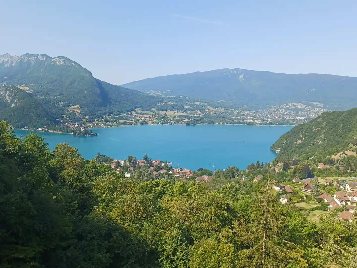 Vue depuis la route du col de la Forclaz au niveau du tunnel de Saint-Germain, Talloires