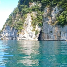 Grotte cahée Roc de Cher Talloires